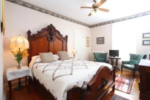 Premier Queen Room room in Beauclaires Bed & Breakfast