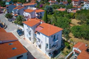 Apartment Burle with Balcony