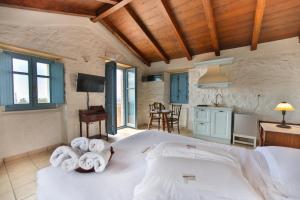 Lithos Stone Suites - 4hvězdičkové hotely ve městě Areopoli