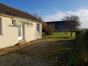 Maisons de vacances Gite Bengy-sur-Craon, 4 pieces, 6 personnes - FR-1-586-33 : Maison de Vacances