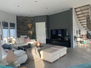 Modern stor villa nära havet och 10 min till city