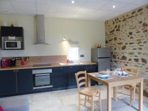 Maisons de vacances Gite Cressanges, 5 pieces, 8 personnes - FR-1-489-442 : photos des chambres