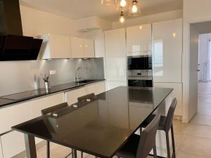 Appartements Appartement Standing avec Terrasse Vue Etang, 2 chambres et WIFI - Meze - FR-1-604-37 : photos des chambres