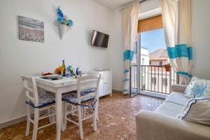 Appartamento con 1 Camera da Letto e Vista Mare Laterale - 3° Piano
