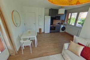 Appartements IDF05 Superbe appart cosy aeroport CDG wifi 4 pers : photos des chambres