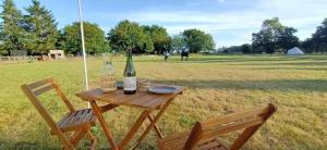 Campings Le Pressoir de Gisay Camping Car et Caravane Uniquement : photos des chambres