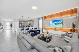 9 Bed Home With Theme Bedrooms Game Room,Pool Spa villa