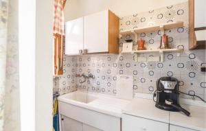 Gorgeous Apartment In Follonica