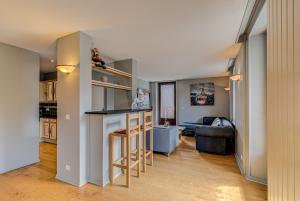 Apartment President, Alpes Agency, Central Chamonix, Sleeps 12