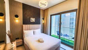 STAY BY LATINEM Luxury 1BR Holiday Home CVR A3001 near Burj Khalifa