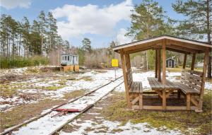 Gorgeous Apartment In Målilla With Wifi