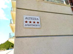 Skyline View Apt & Pool Retreat