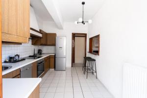 AIOLOS LUXURY alimos center Suite II near the sea