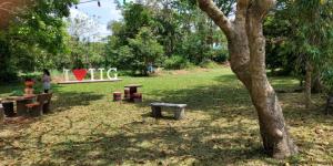 2 to 8 Staycation Tagaytay Albizia, free parking, cooking, pet friendly, wifi, netflix, nearby La Mariposa