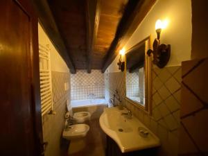 Il borgo di Firenzuola Camere con camino