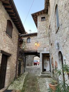 Il borgo di Firenzuola Camere con camino