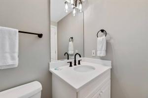 Bristol 710-Endless Views w Wrap Around Balcony