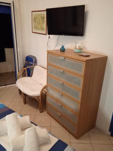 Alkistis Cozy by The Beach Apartment in Ikaria Island inTherma Bay - 2nd Floor