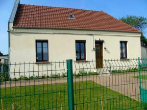 Maisons de vacances Maison de 2 chambres avec wifi a Avesnes en Val : photos des chambres