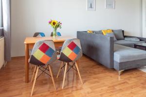 Strawberry Apartment