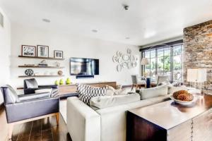 3 Bedroom Luxury Residence In Lionshead Village - Mere Steps To Eagle Bahn Gondola