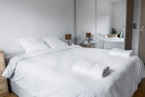 Convenient 2BR Apt near subway