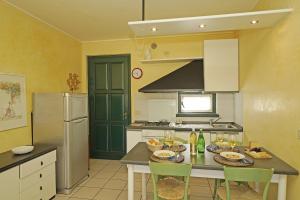 Il Porticciolo P1-12 by Wonderful Italy