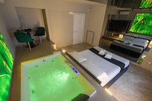 Maximum Exclusive Suite & Spa