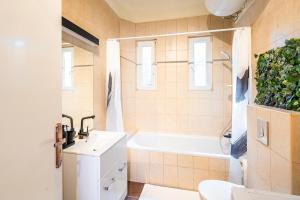 Sunny new luxurious home at the Jewish district