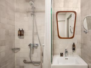 Comfort Double Room room in Hôtel Edgar