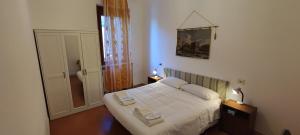 Double or Twin Room with Canal View room in Casa Favaretto Guest House