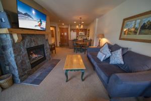 One-Bedroom Apartment with Balcony room in Red Hawk Lodge 2269