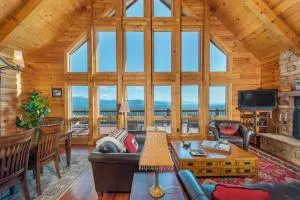 Above the Clouds Log Cabin, Hot Tub & Views! - Old Fort