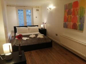 Entire 2-bedroom Flat in Camden