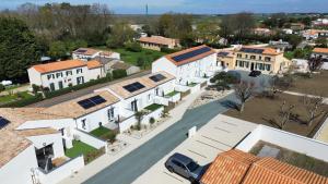 Maisons de vacances LE MATELOT Maison avec piscine/parking/wifi/plages 5kms : Maison 2 Chambres