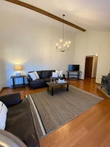 Dave & Susie's Place Across from Notting Hill Farm! - East Aurora