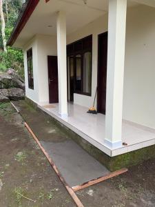 Mona‘s Tiny Djungle House