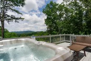 Angie's Mountain Overlook Hot Tub and Views! - Gerton