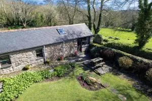 Cosy cottage in the beautiful Lamorna Valley - walk to the pub & sea - Paul