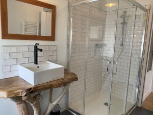 Charmante Maison de Campagne en Pierres et Bois