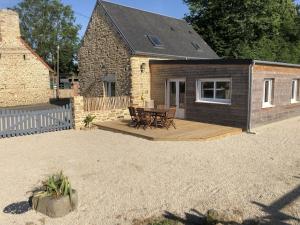 Charmante Maison de Campagne en Pierres et Bois