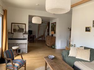 Charmante Maison de Campagne en Pierres et Bois