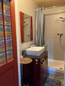 B&B / Chambres d'hotes Le Cazalet : Chambre Deluxe (2 Adultes + 1 Enfant)