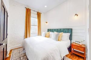 Luxury 8 Bed4 Ba NuLu Home Private yardparking