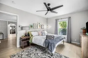 Spacious 3 Bedroom - Sleeps 8 - Central Location - Eastpointe Spacious 3 Bedroom - Sleeps 8 - Central Location - Eastpointe