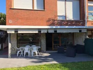 House with garden 10 min walk to the beach - Santa María