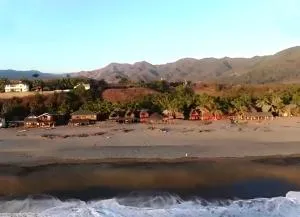 Nexpa cabañas Martha surf spot - Playa Azul