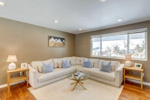 Cottonwood Heights House Deck with Hot Tub!