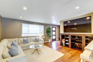 Cottonwood Heights House Deck with Hot Tub!