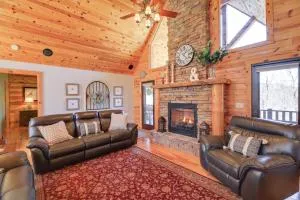 Deck, Gas Grill and Mtn Views Sparta Cabin Stay! - Abshers